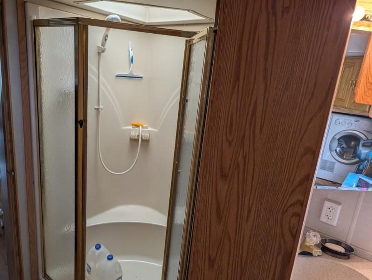 Used 2002 Holiday Rambler Endeavor 38PST