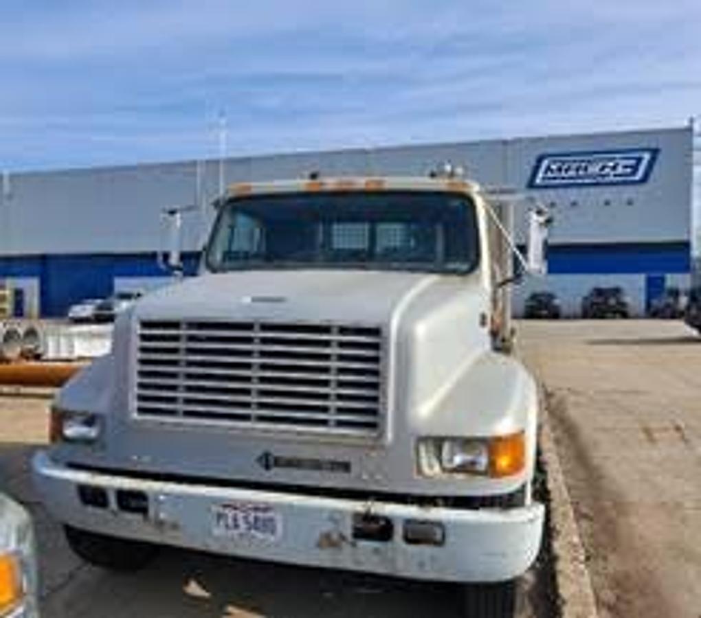Used 1998 International 4700 Flatbed