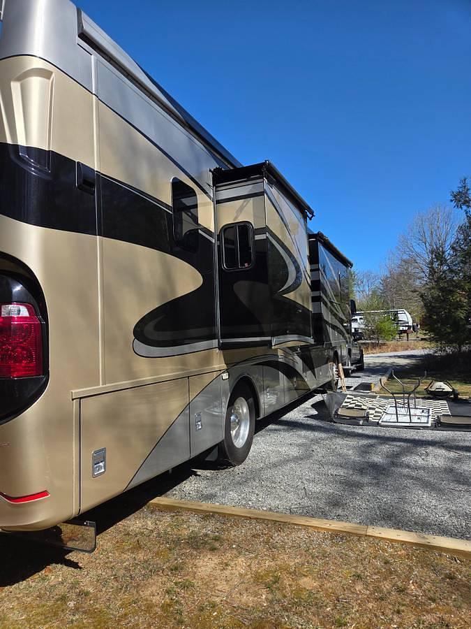 Used 2015 Newmar Dutch Star 3736