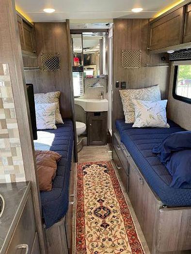 Used 2017 Winnebago Fuse 23A