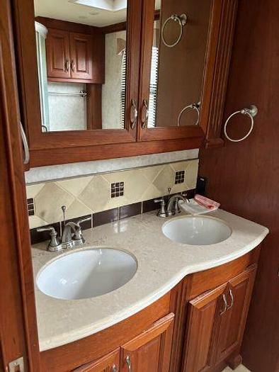 Used 2010 American Coach American Traditions 45Y