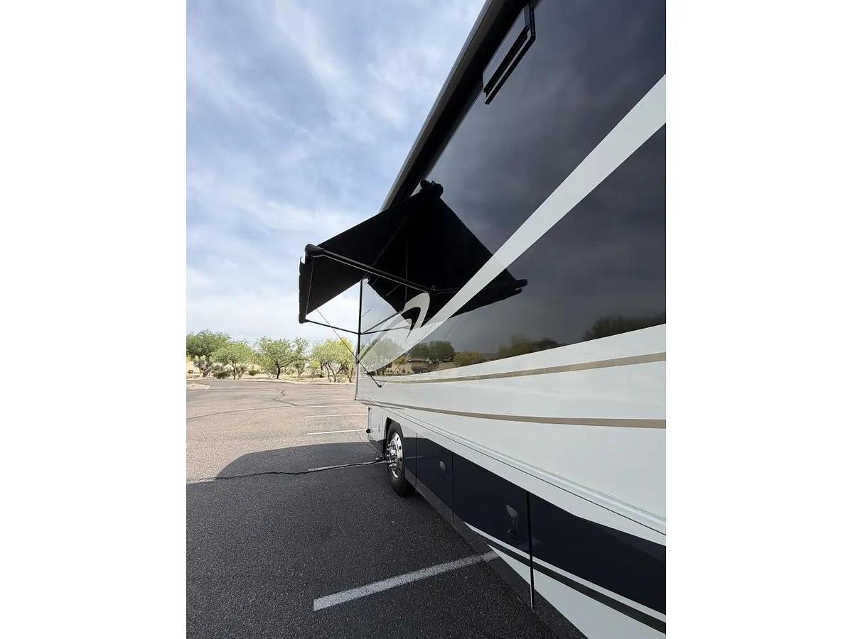 Used 2015 Winnebago Itasca Ellipse 42HD