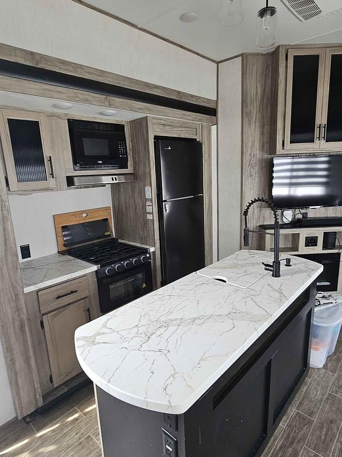 Used 2021 Forest River Artic Wolf 3770