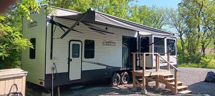 Used 2021 Keystone Residence 401LOFT