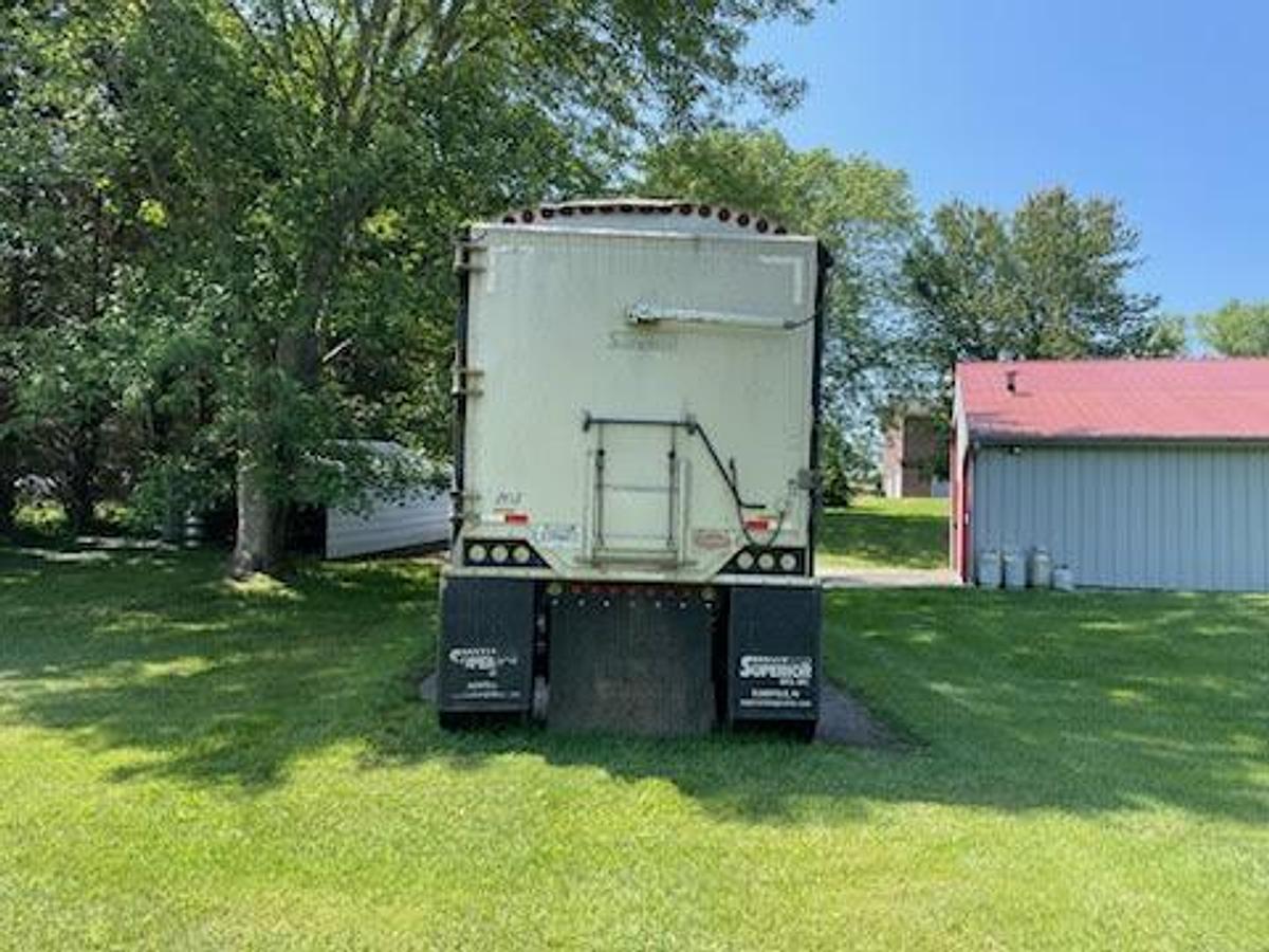Used 2016 Peterbilt 389 with trailer