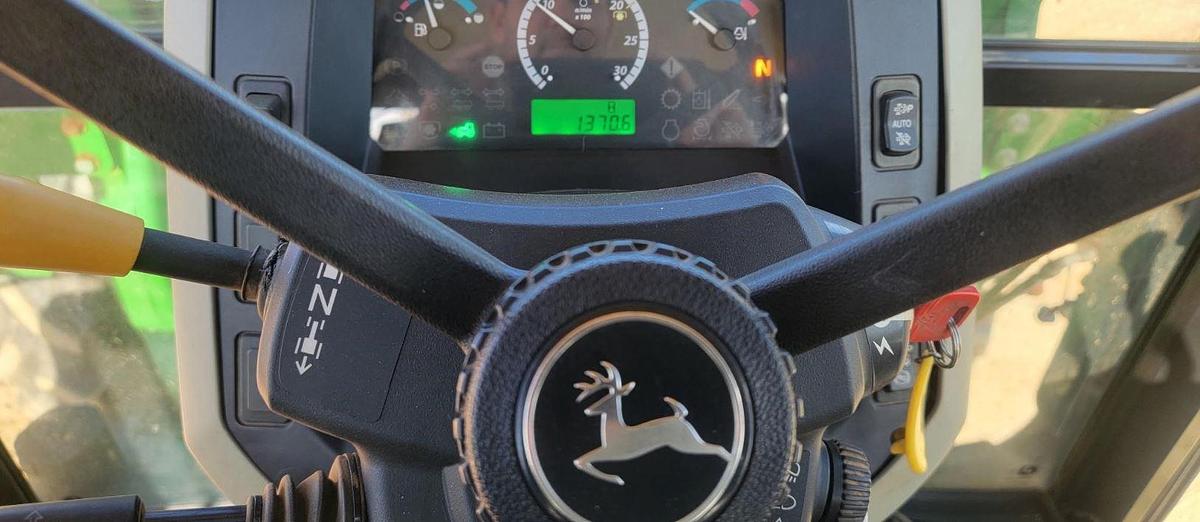 Used 2013 John Deere 5100M