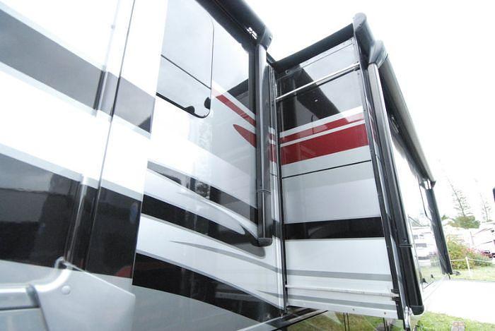 Used 2015 Winnebago Ellipse 42QD