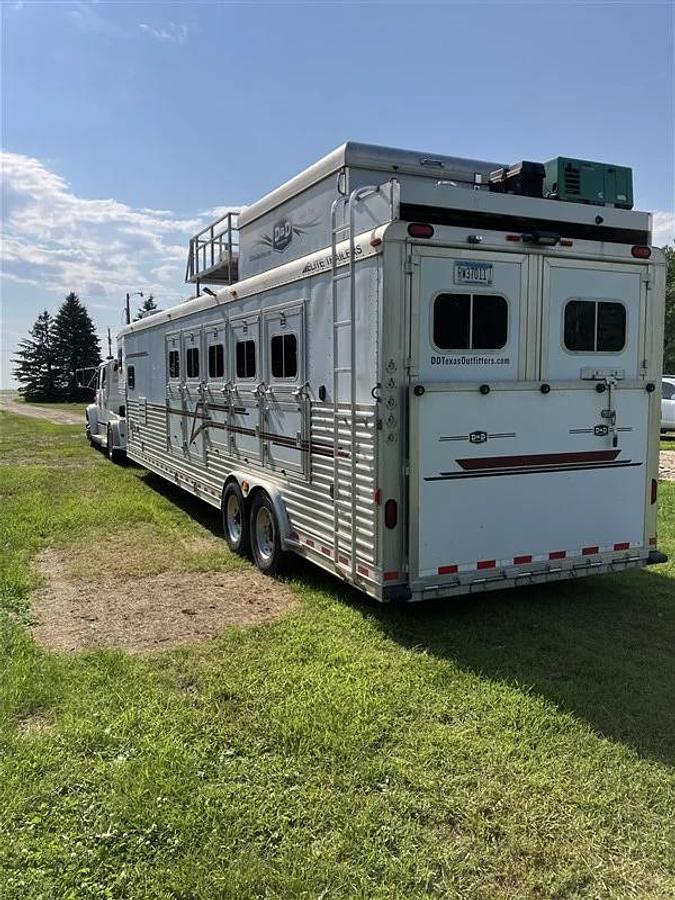 Used 2005 Elite 5 Horse Trailer