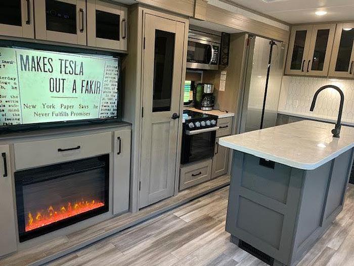 Used 2023 Grand Design Reflection