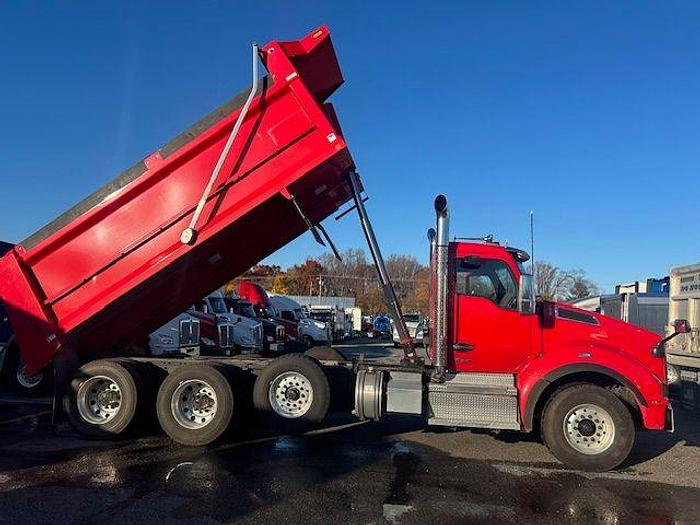 Used 2024 KENWORTH T880