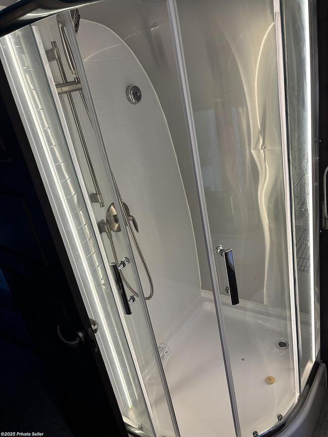 Used 2023 Airstream Classic 33