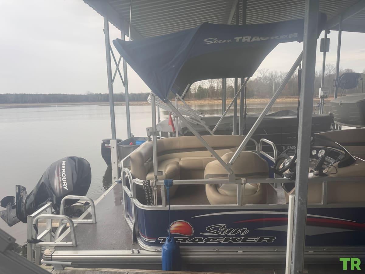 Used 2016 Sun Tracker Pontoon