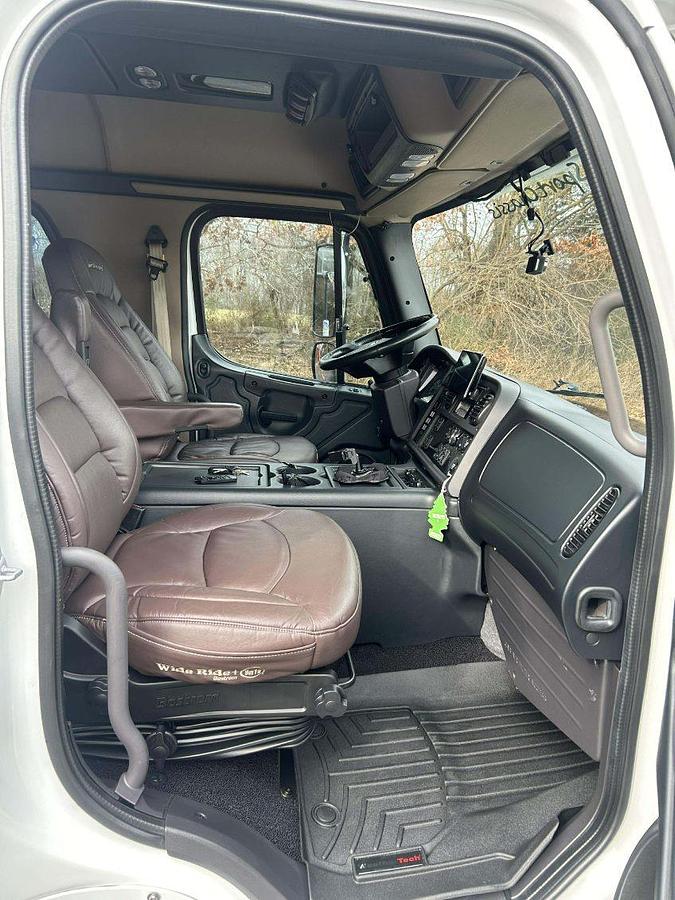 Used 2013 Freightliner M2