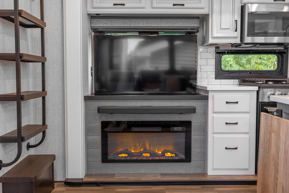 Used 2024 Jayco North Point 390CKDS Fifth Wheel