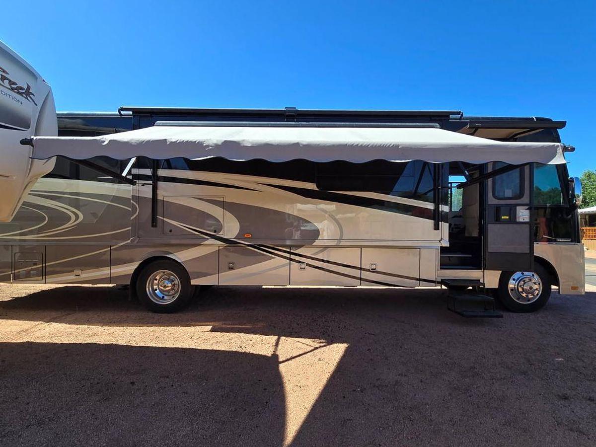 Used 2016 Winnebago Adventurer 38Q