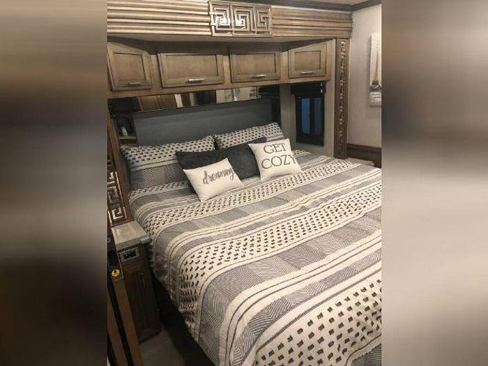 Used 2020 Newmar VENTANA 4037