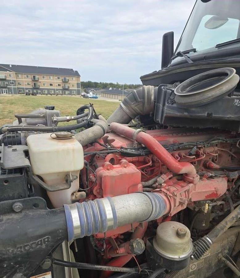 Used 2017 Peterbilt 579 Sleeper Semi Truck