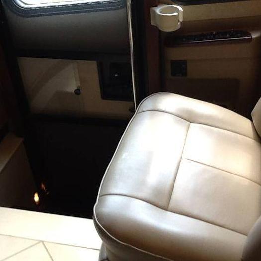 Used 2009 Newmar Essex 4517