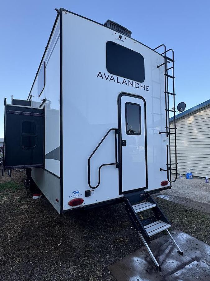 Used 2022 Keystone Avalanche 390D Fifth Wheel