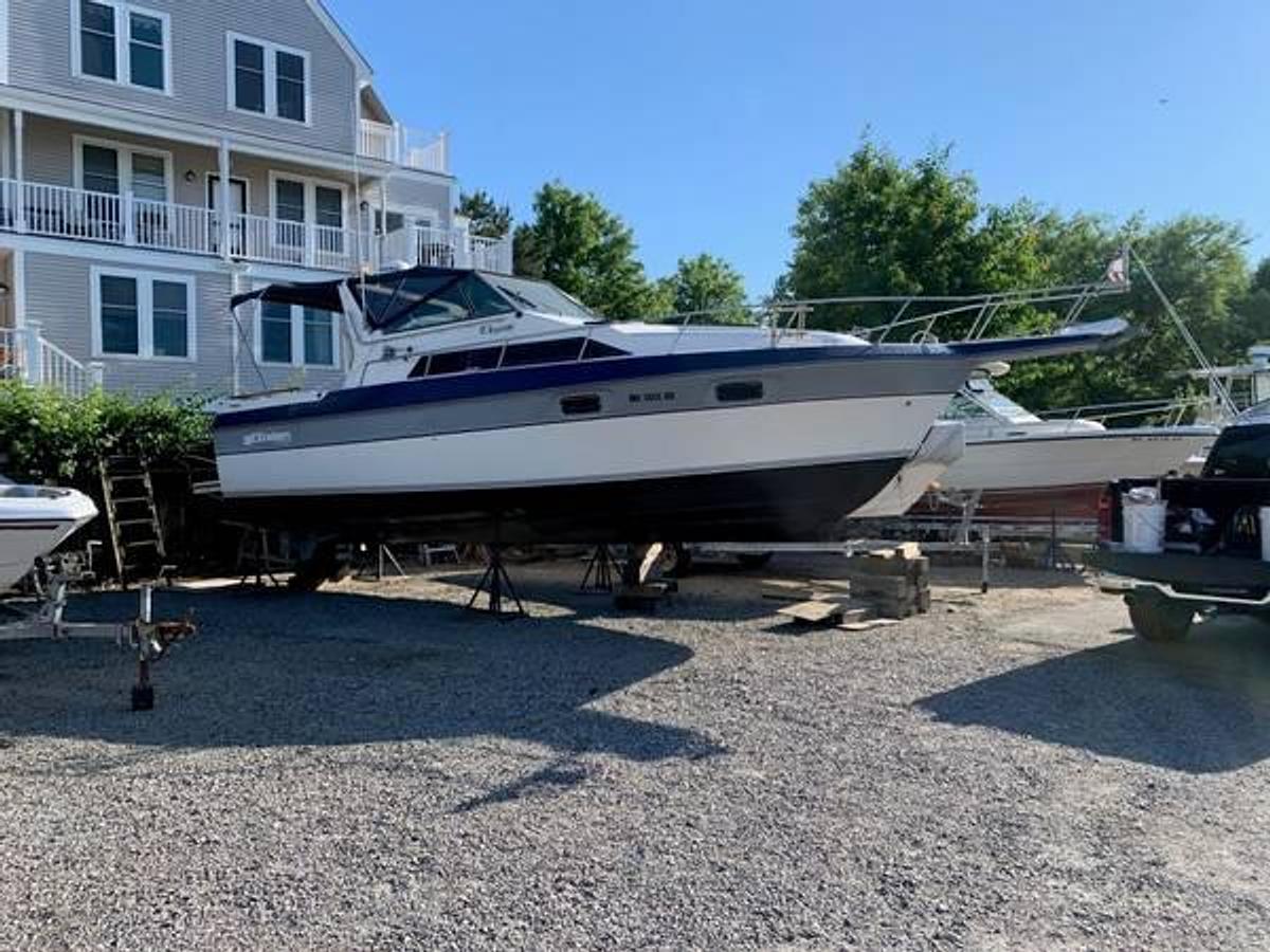 Used 1987 Cruisers 297 Elegante