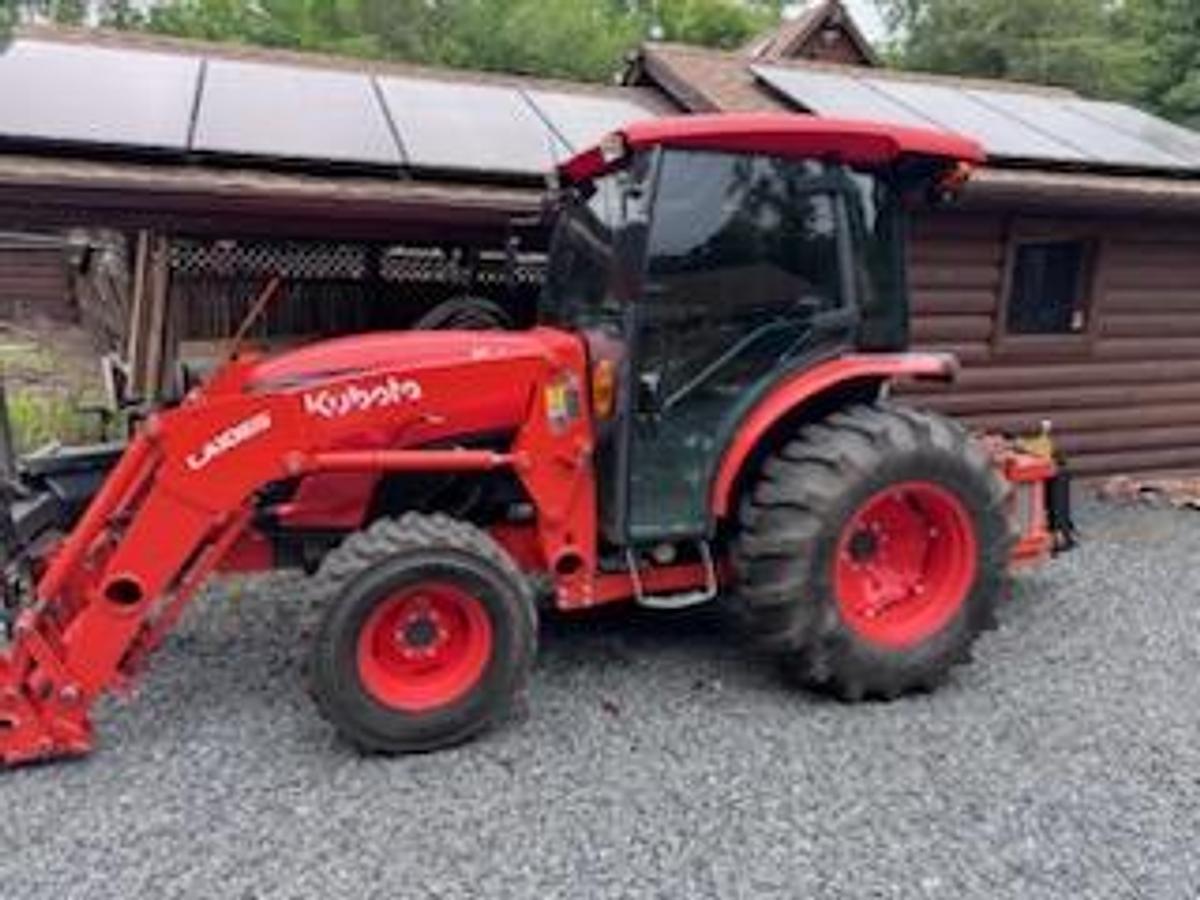 Used 2021 Kubota MX5400HSTC Tractor