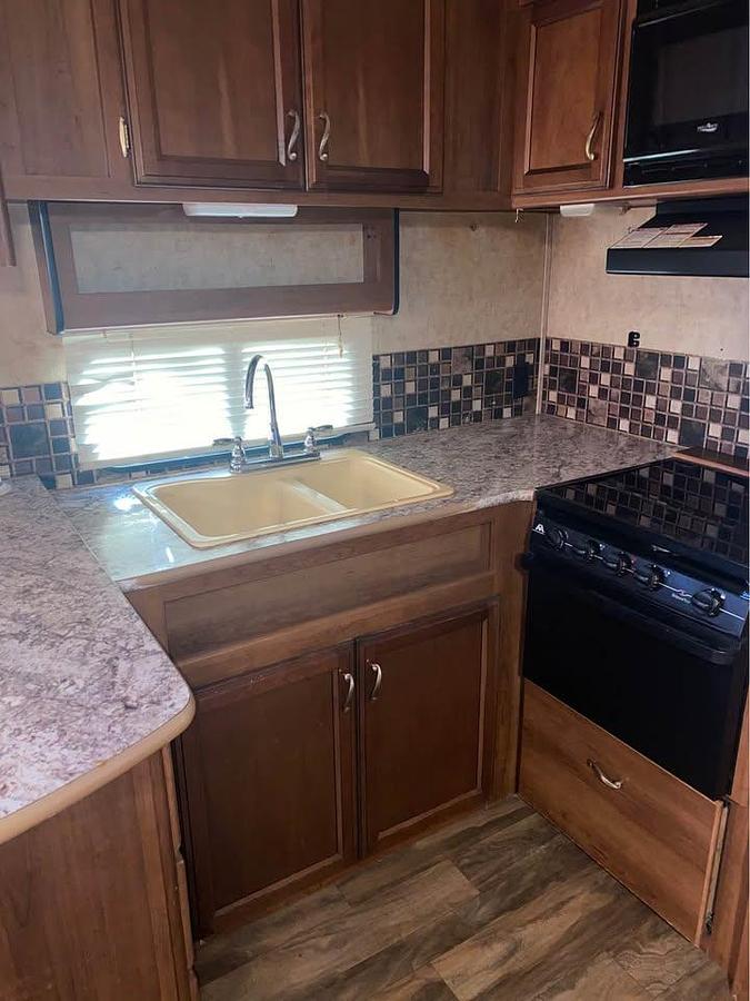 Used 2017 Avenger Pull-Behind RV