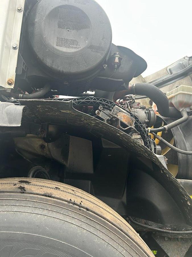 Used 2007 VOLVO VNL 670 Conventional Sleeper Semi