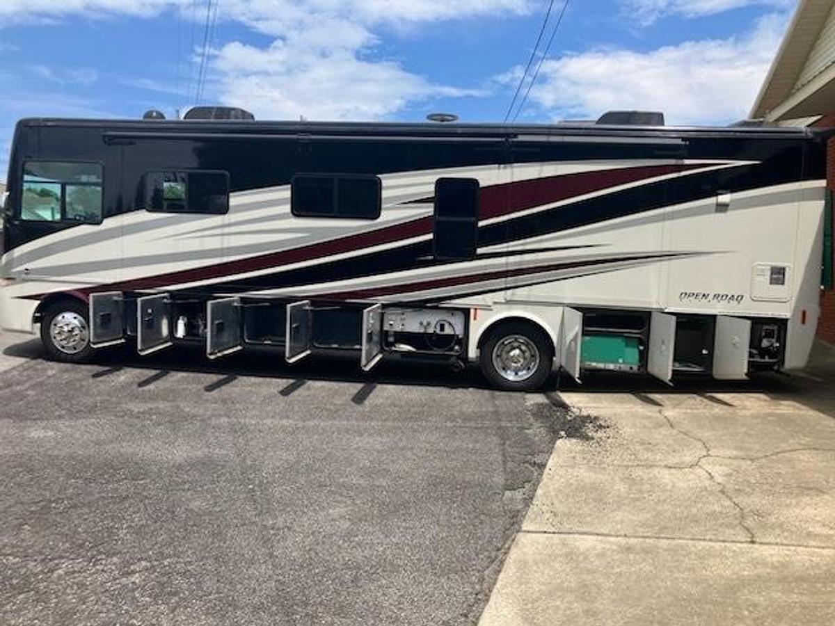 Used 2018 Tiffin Motorhomes Open Road 36LA Class A Motorhome