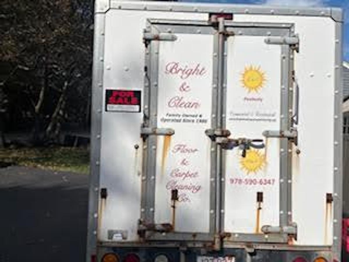 Used 2001 Chevrolet Box Truck