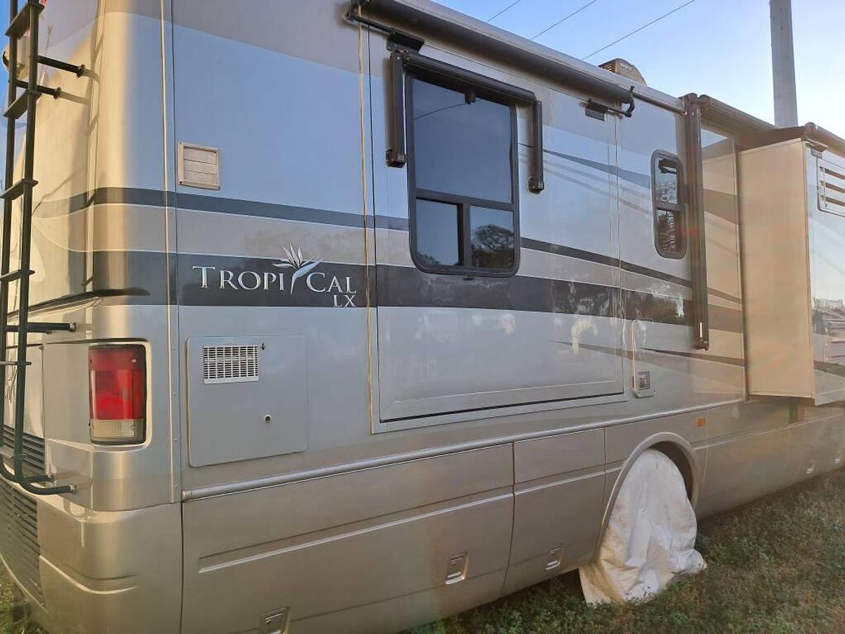 Used 2007 National TROPICAL 391LX Class A Motorhome