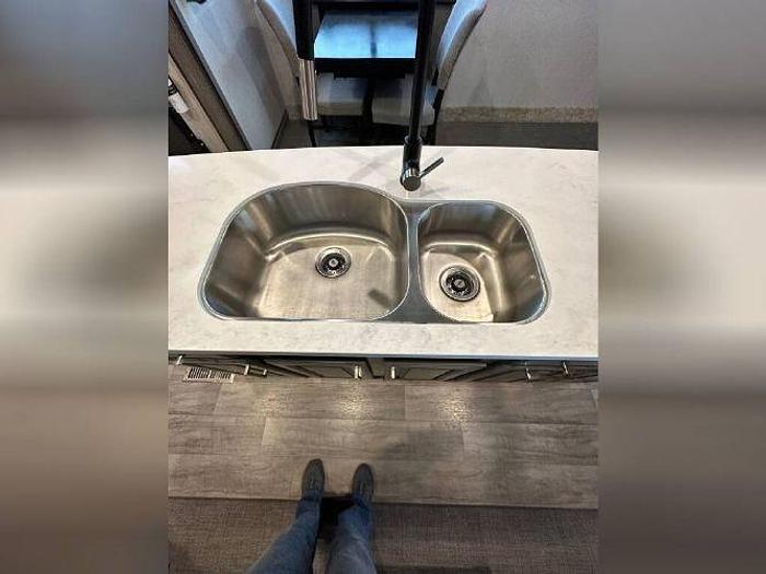 Used 2021 Keystone Montana 3781RL