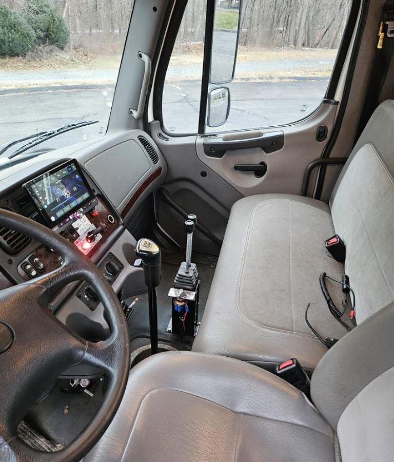 Used 2021 FREIGHTLINER BUSINESS CLASS M2 106 HOOKLIFT