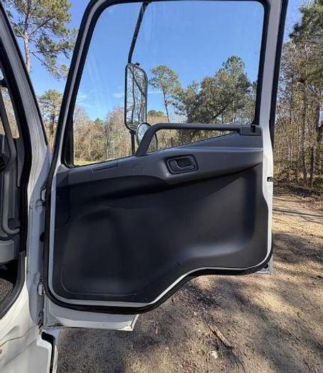 Used 2010 Mitsubishi Fuso FK260