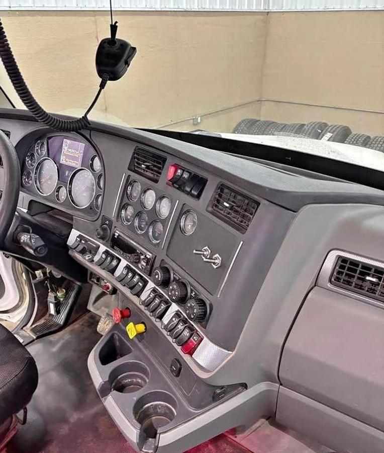 Used 2020 Kenworth T880