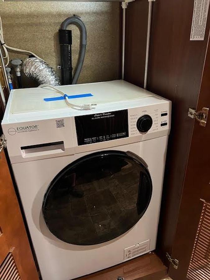 Used 2014 Thor Motor Coach Palazzo 33.2 Class A Motorhome