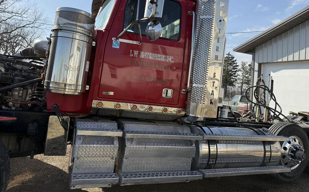 Used 2011 Western Star 4900 Day Cab