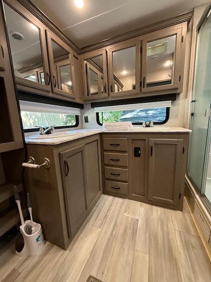 Used 2022 Coachman Chaparral 334FL