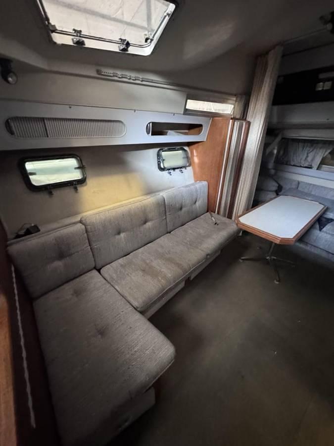 Used 1989 Cruisers Esprit 3370