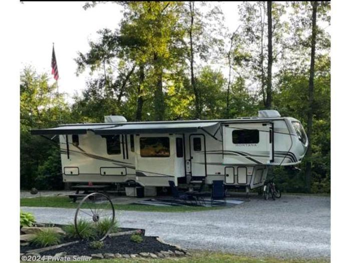Used 2022 Keystone Montana 3761FL