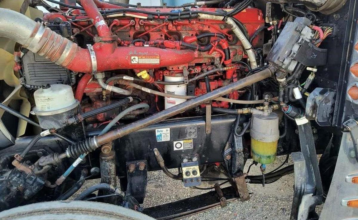 Used 2013 Peterbilt 389 Sleeper Semi Truck