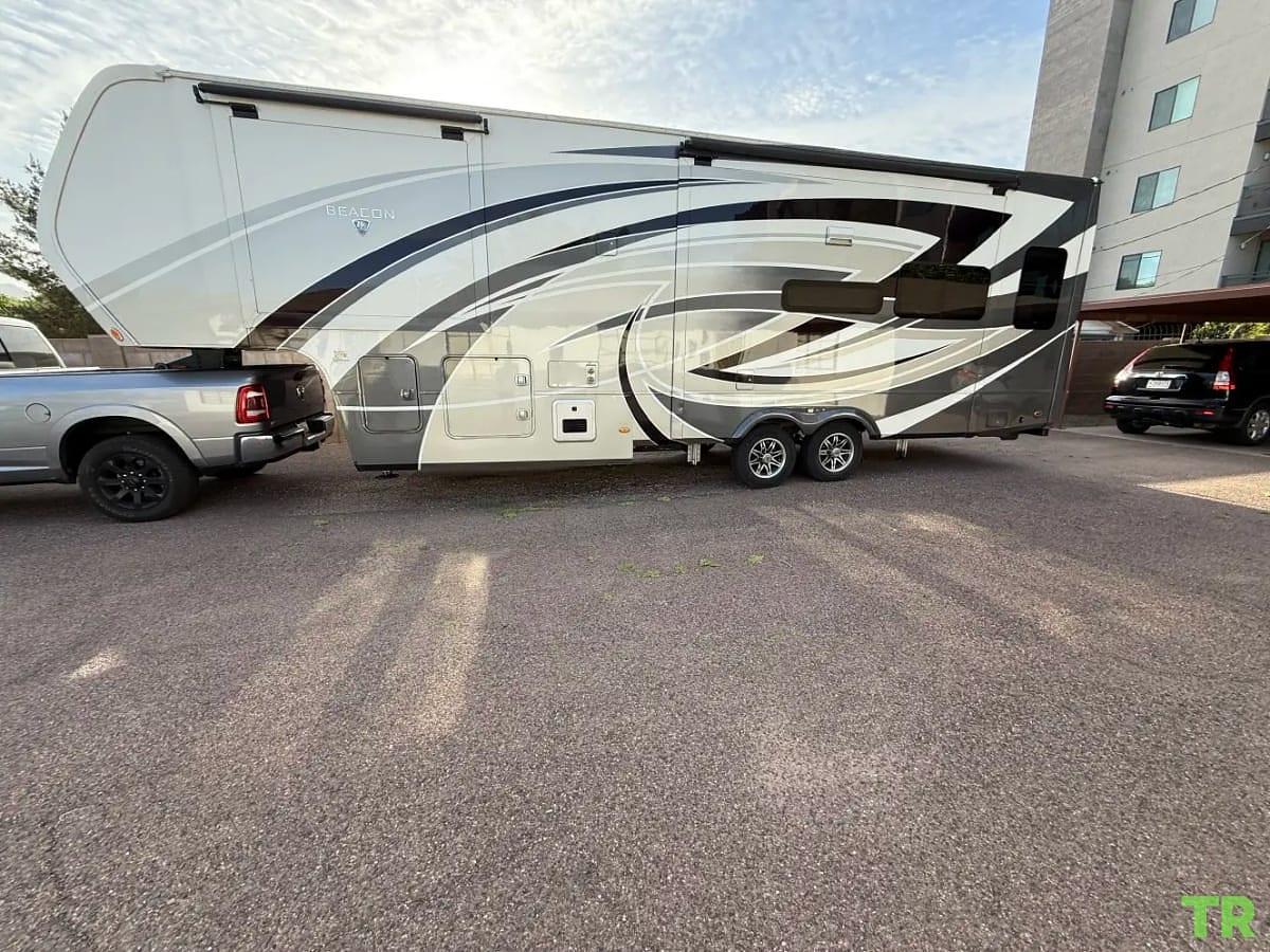 Used 2022 Vanleigh Beacon 34RLB