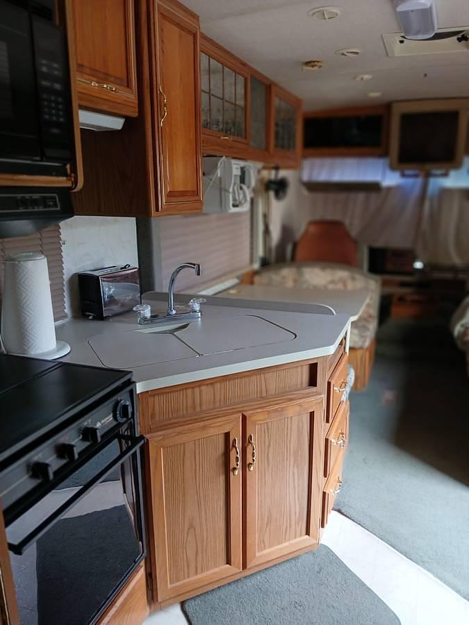 Used 1995 Winnebago Adventurer WCG30WQ Class A Motorhome