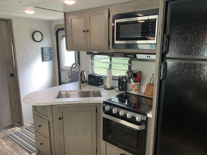 Used 2019 Keystone Outback Ultra-Lite 301UBH