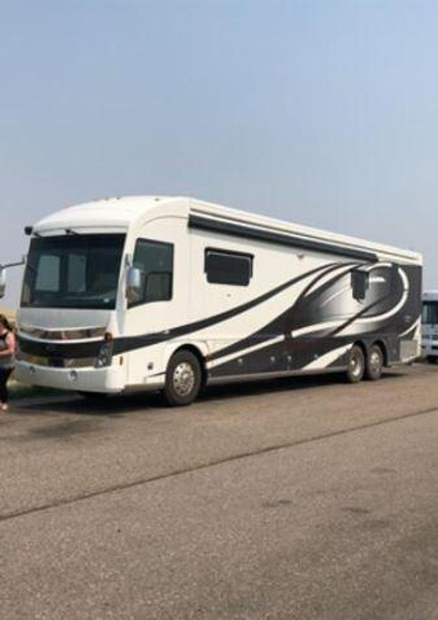 Used 2017 American Coach American Dream 45T