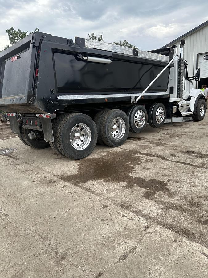 Used 2024 Kenworth T880 Dump Truck