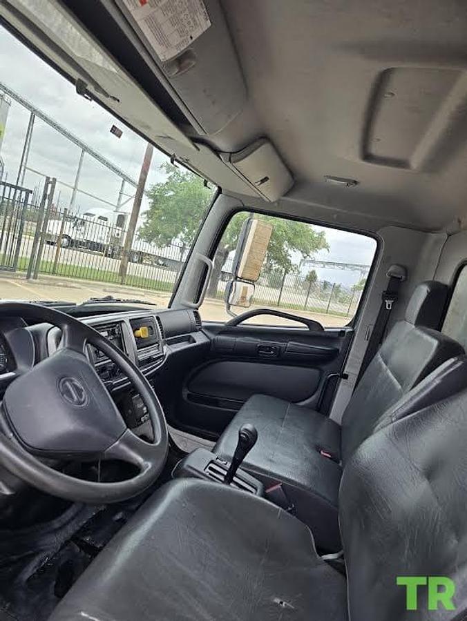 Used 2019 Hino 338 Refrigerated Box Truck • 26' Reefer • Carrier Refrigeration