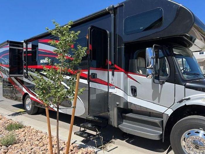 Used 2019 Jayco Seneca 37K