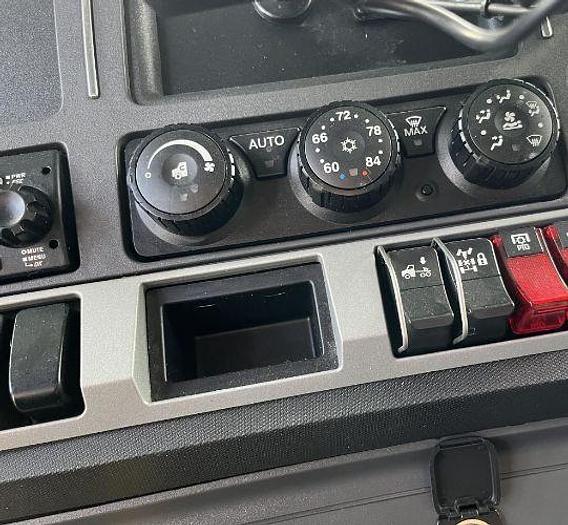 Used 2022 KENWORTH T880