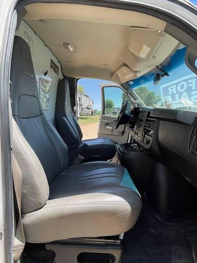 Used 2019 GMC Savana 16ft Box Truck