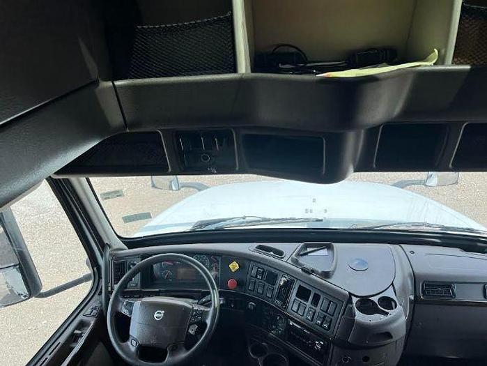 Used 2017 Volvo VNL64T780